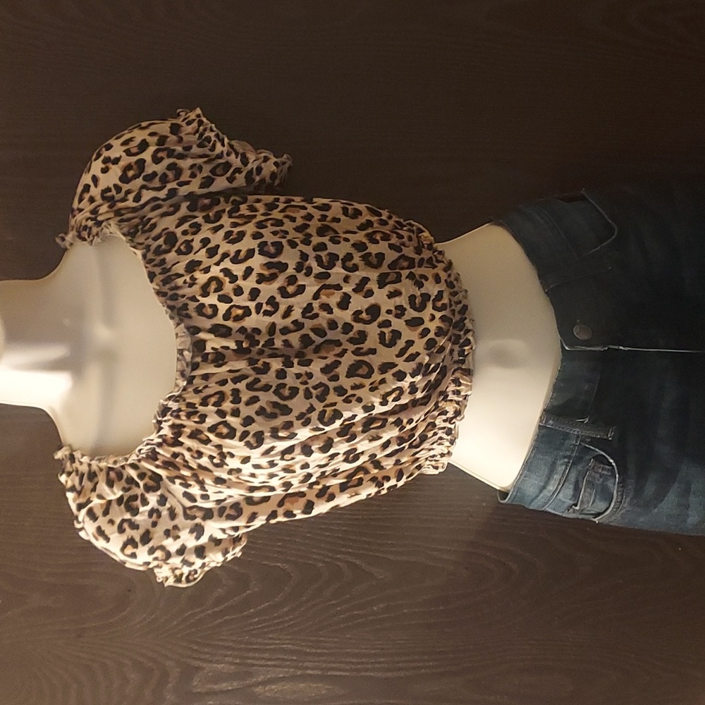 Leopard top